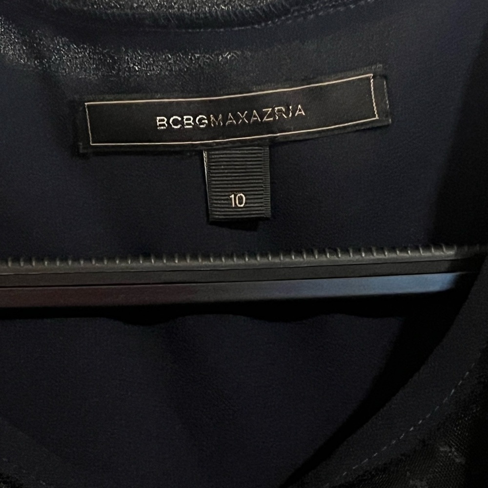 #9 BCBG MAXAZRIA • DETAILED BLOUSE - Picture 4 of 5